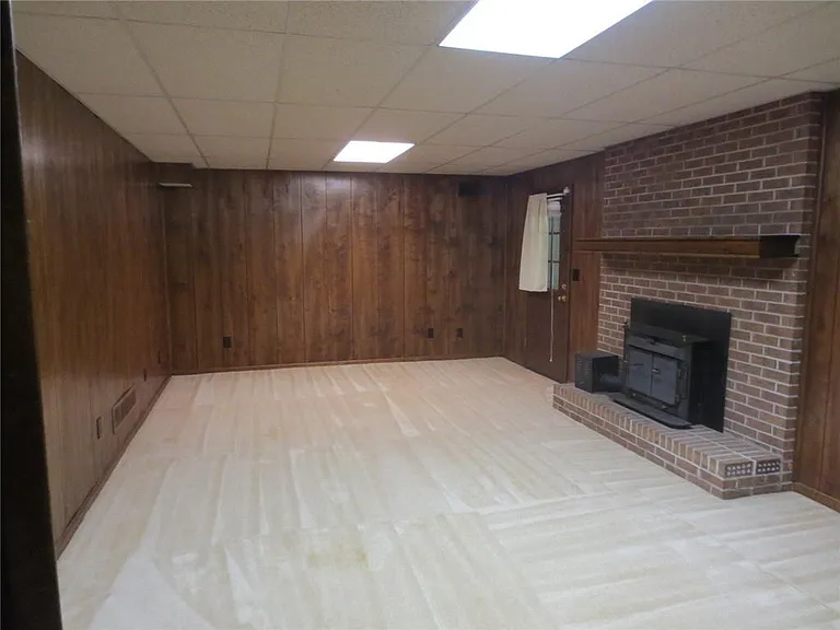 220 Lantern Ridge Ct — Photo 10