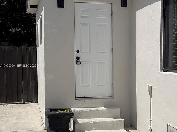 3rd image of 107 W Pembroke Rd #0