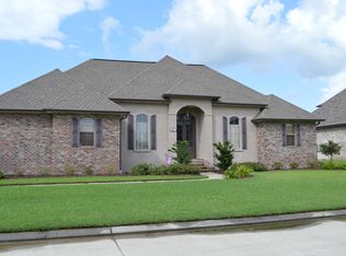 201 Cove Ln, Destrehan, LA 70047