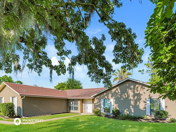 5th image of 821 Basswood Ct