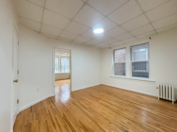 173 West 48th Street image 3 of 4