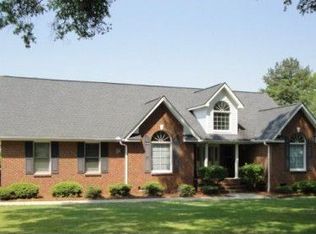 102 Heathwood Dr, Greenwood, SC 29649