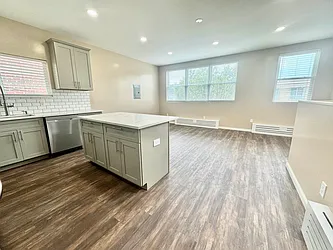 Rented by Papp Realty