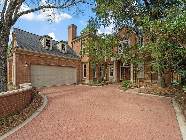 3415 Kingsway Ct — Photo 1