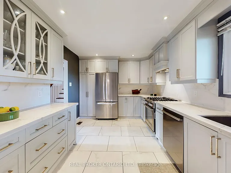 15 Jasmine Cres — Photo 11