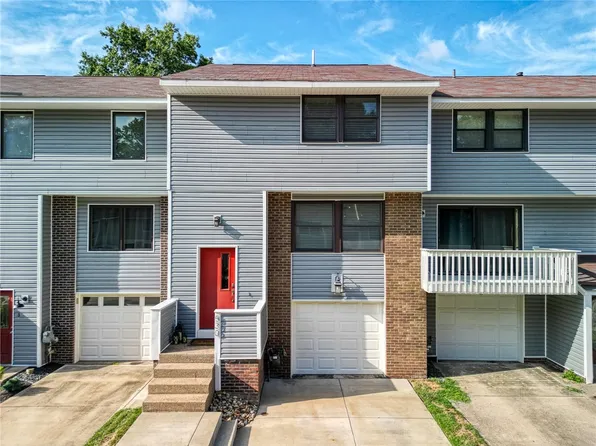 530 Hunters Path Rd, Bridgeville, PA 15017