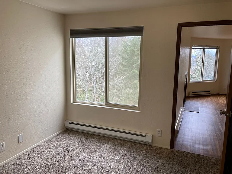 Lawton Park Apartments — Photo 16
