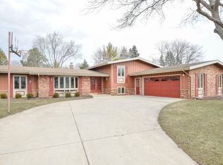 8878 Greenmeadow Ln, Greendale, WI 53129
