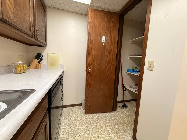 Wingra West Apartments — Photo 64