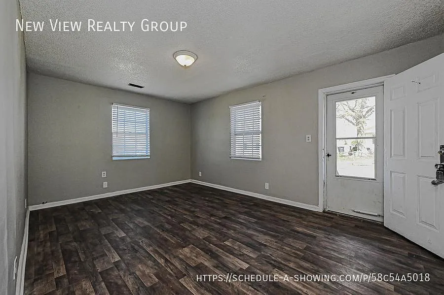 2 bed, 800 sqft, $1,350 — Photo 3