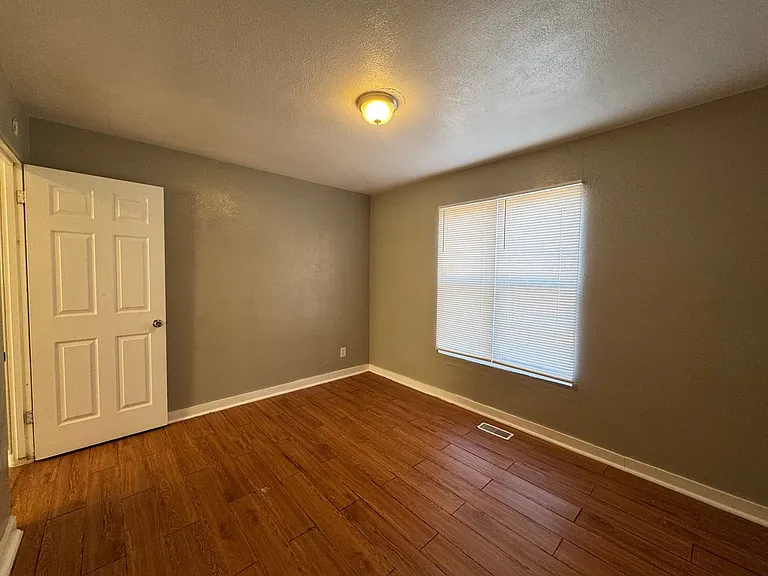 2030 NW 25th St #9 — Photo 13
