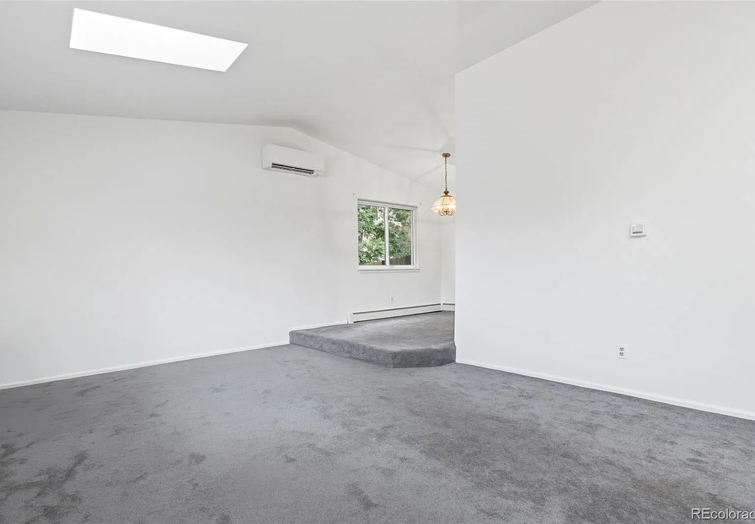3 bed, 2.5 bath, 2046 sqft, $2,600 — Photo 3