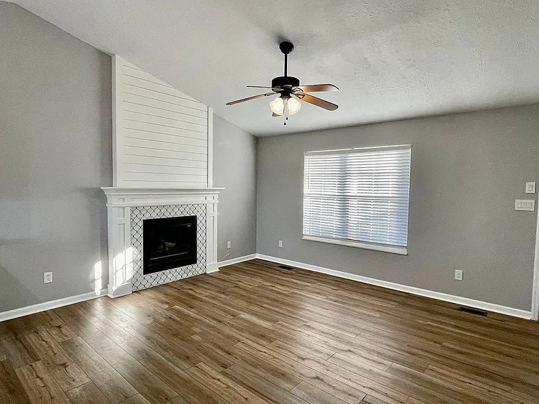 312 Oran Rd — Photo 4