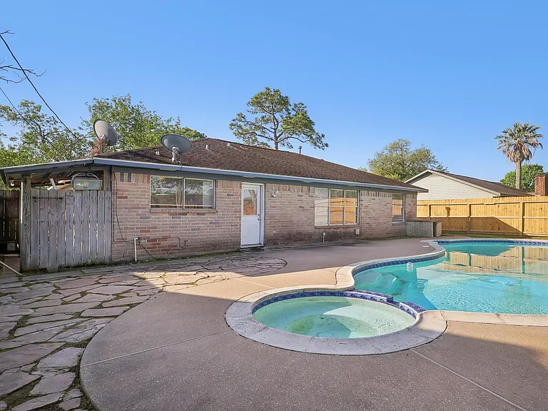 3212 Wavecrest St — Photo 35