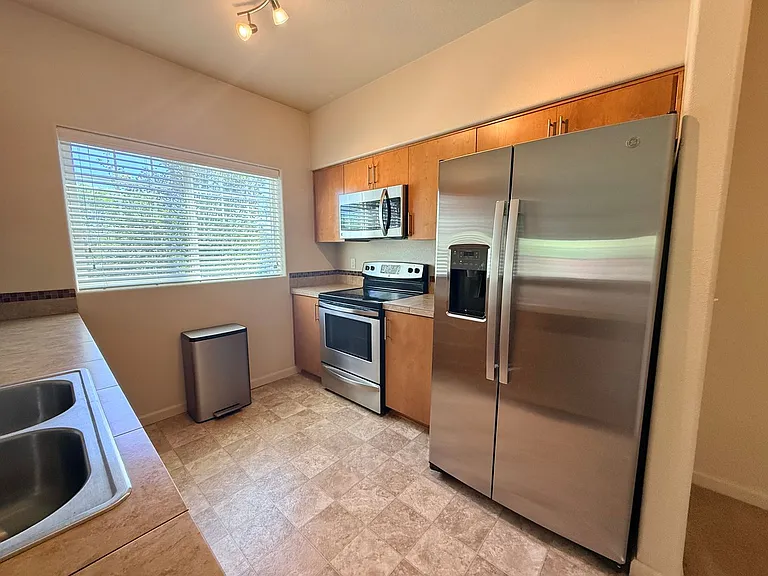 10834 NE Holly St #202 — Photo 7