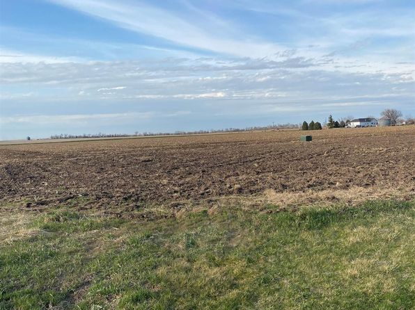 610 W 12th St, Dorchester, NE 68343