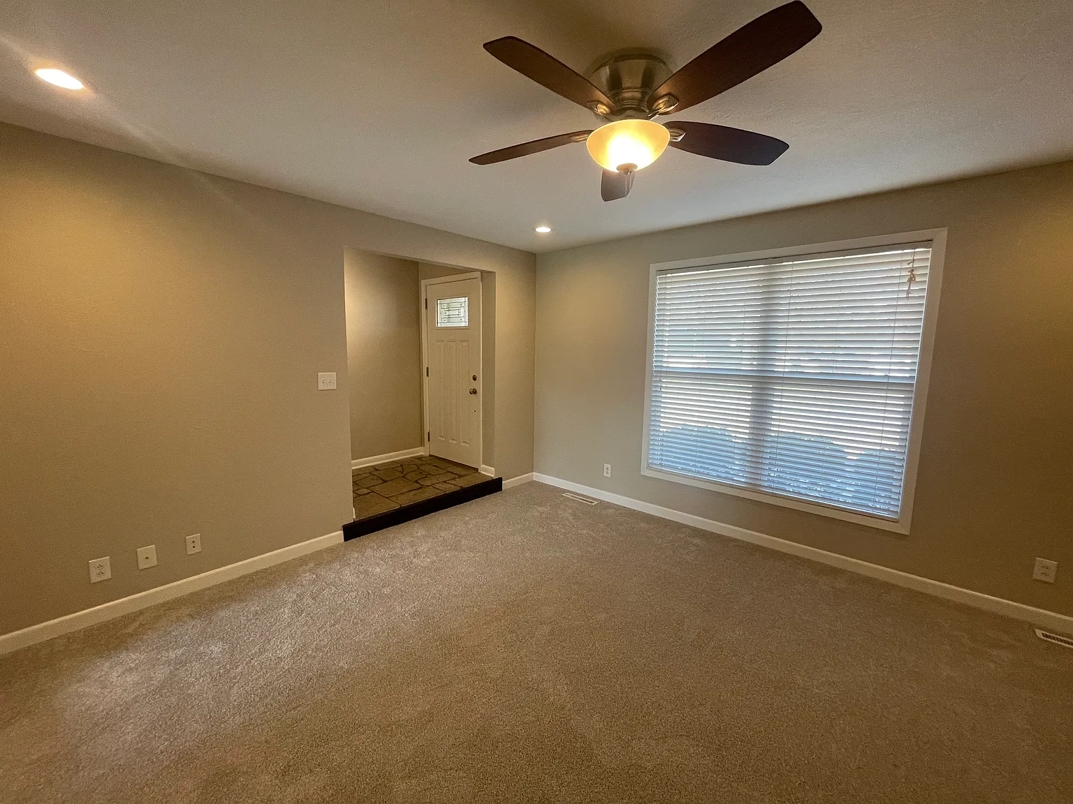 3 bed, 1404 sqft, $1,500 — Photo 4