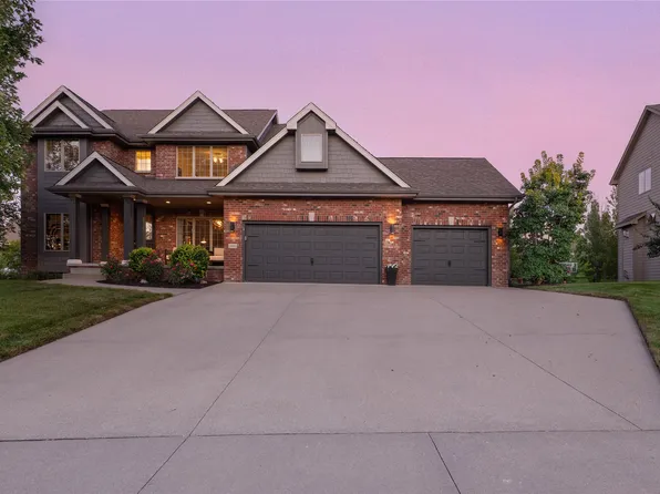 3105 152nd St, Urbandale, IA 50323