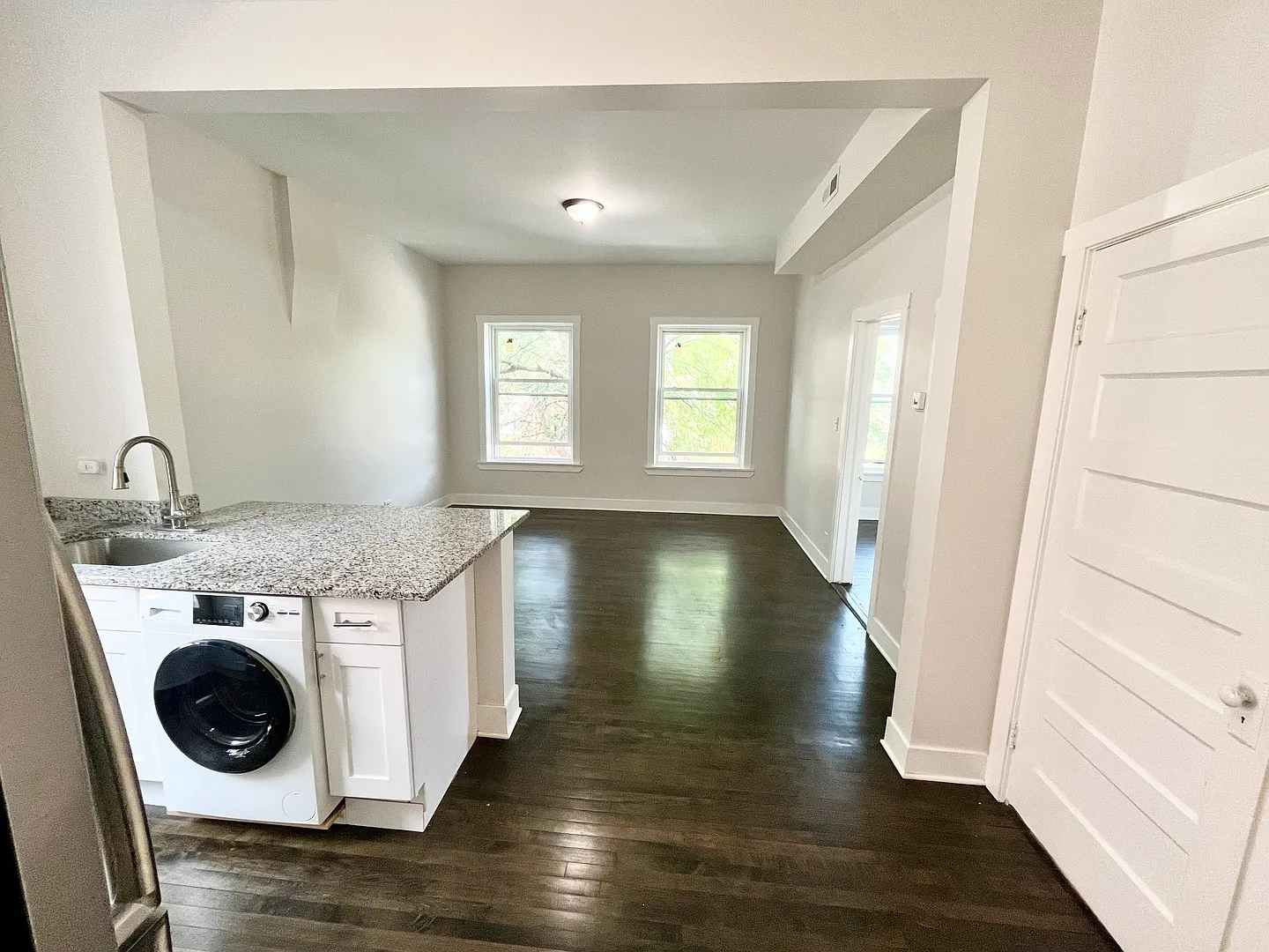 1 bed, 800 sqft, $1,375 — Photo 4