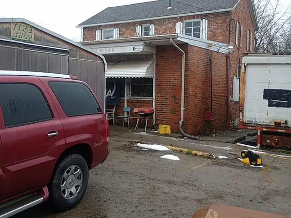 2104 Youngstown Hubbard Rd, Youngstown, OH 44505