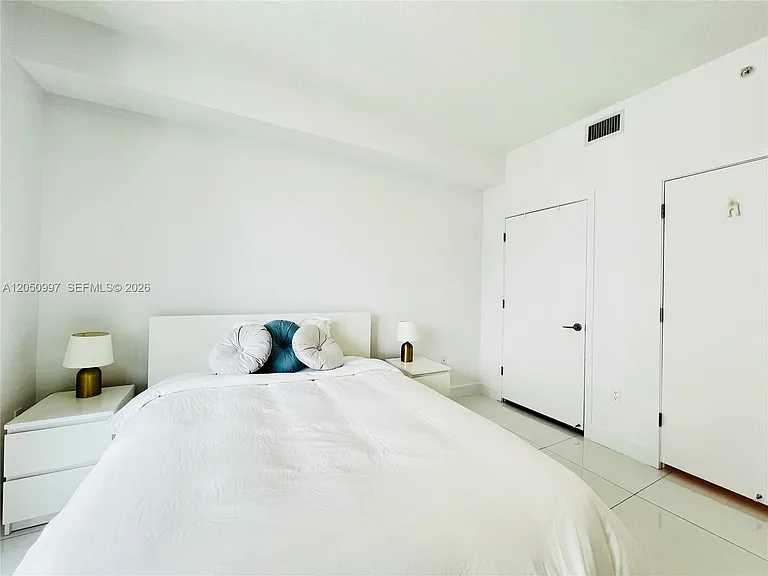 79 SW 12th St #1510 — Photo 27