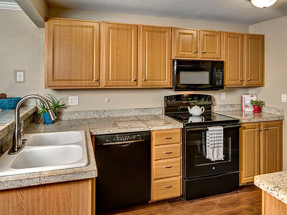4th image of 12633 100th Ln NE Unit H136