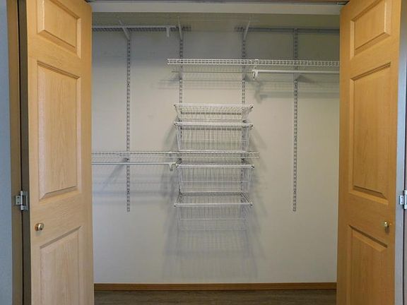 3rd image of 1056 S Settlers Cir