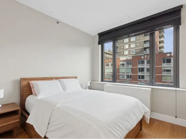 305 West 16th Street image 4 of 14