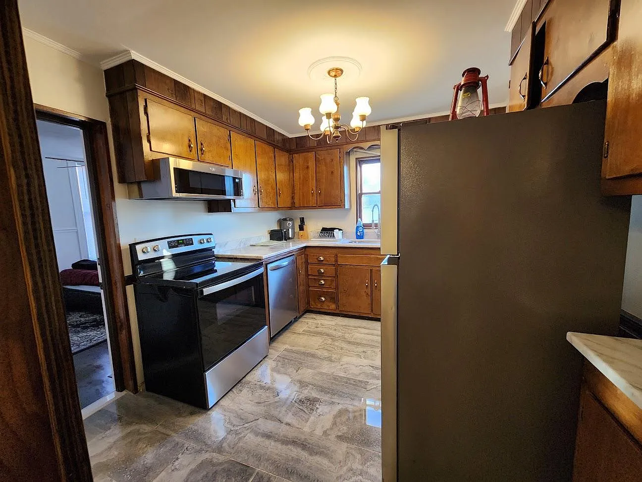 5 bed, 1837 sqft, $650 — Photo 4