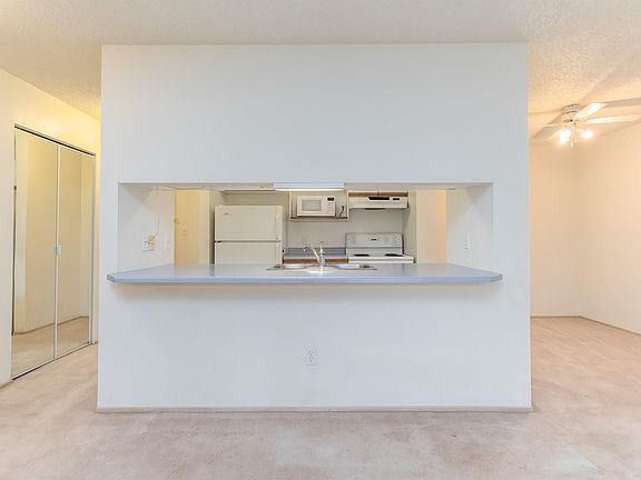 5th image of 4220 139th Ave NW #306