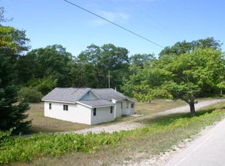 7302 Oak Rd, Rogers City, MI 49779