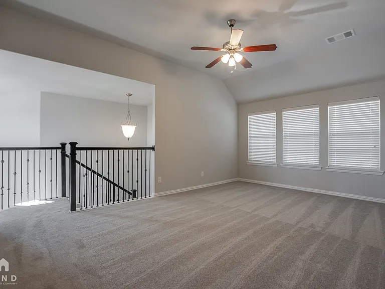 133 Knight Of Realm Blvd — Photo 21