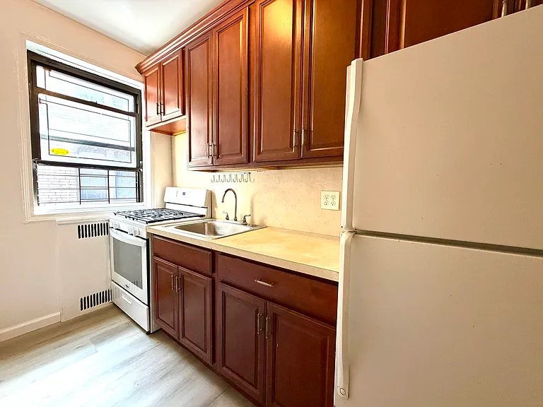 1901 Avenue N #5E — Photo 6
