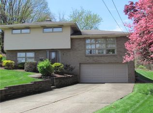 422 Balconade Dr, Pittsburgh, PA 15236