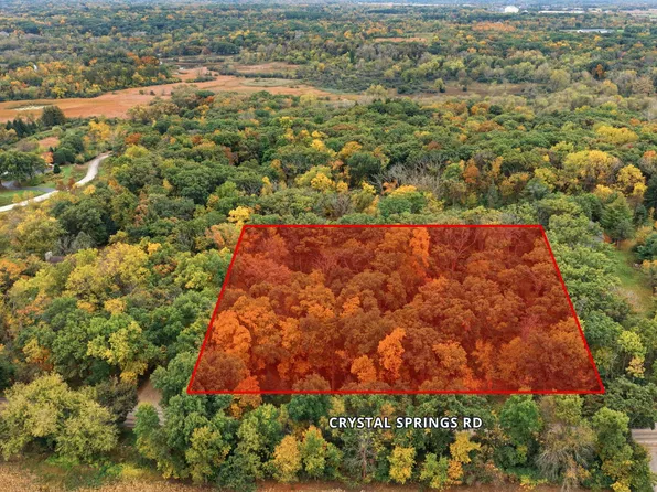8509 Crystal Springs Rd, Woodstock, IL 60098