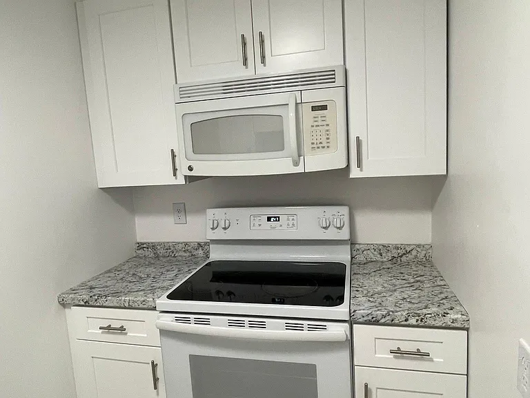 47 Maple St #1 — Photo 12
