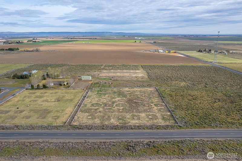 2nd image of 5200 NW N Frontage Road W