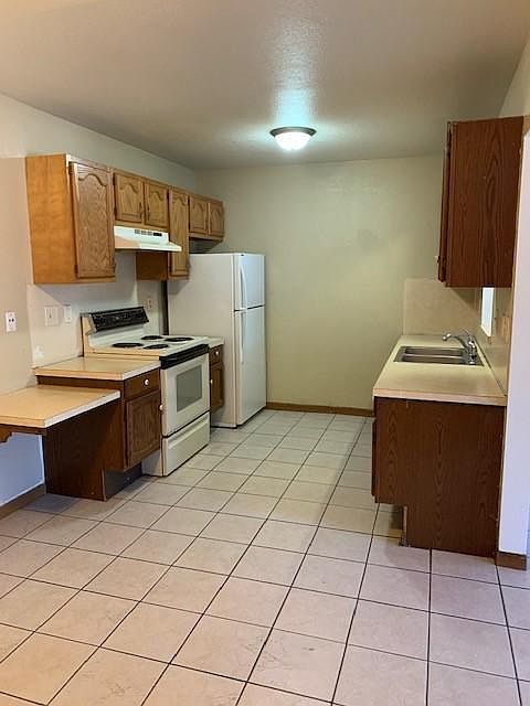 1st image of 486 Stratford Way APT 3