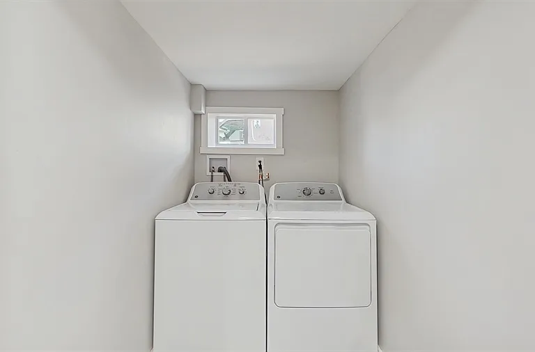 Washer Dryer in Basement