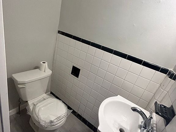 5th image of 520 E King St APT 3