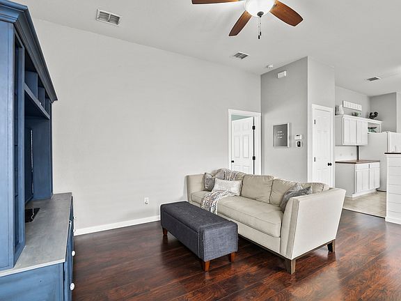 3rd image of 2752 Lynx Ln