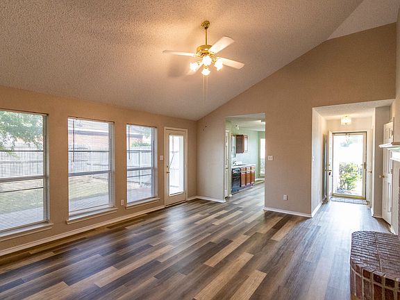 3rd image of 10708 Cobblestone Dr