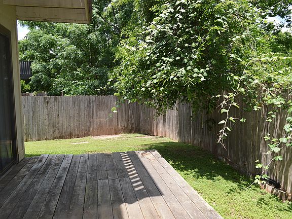 3rd image of 619 Rollingway Dr APT B