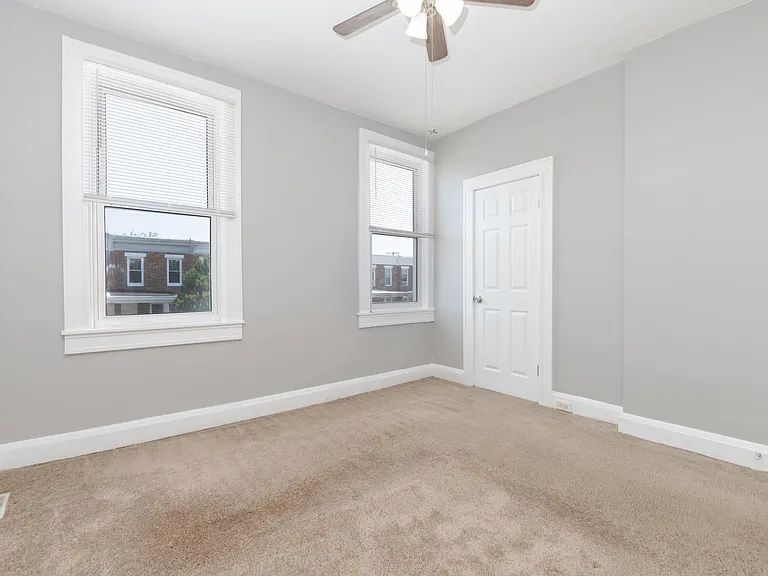2811 Mayfield Ave — Photo 10