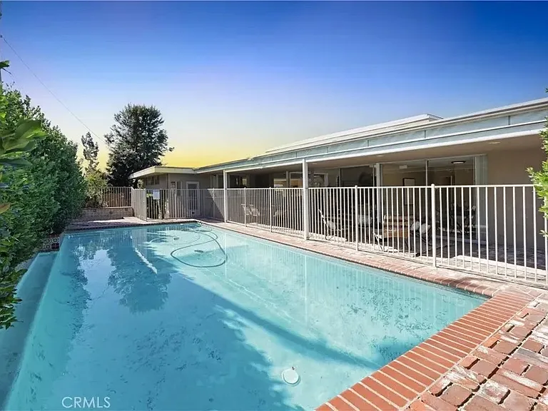 9844 Pangborn Ave — Photo 45