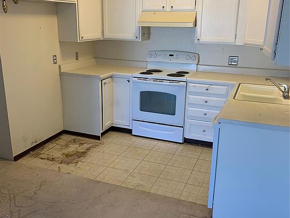 3rd image of 3124 S Wheeling Way APT 404