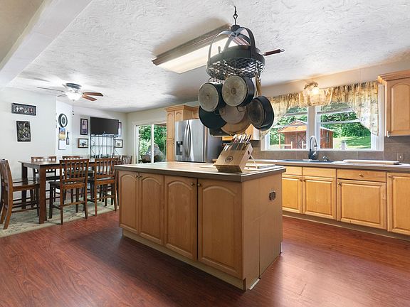 5th image of 13 Brookside Lane