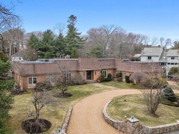 21 Wildewood Dr, Lynnfield, MA 01940