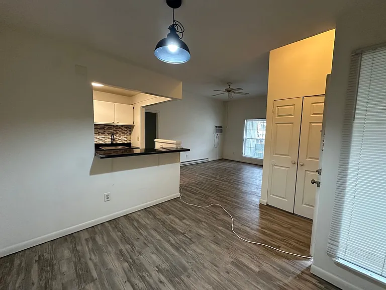 University Park Apartments near Cornell University — Photo 171