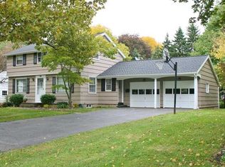 26 Lincolnshire Rd, Webster, NY 14580